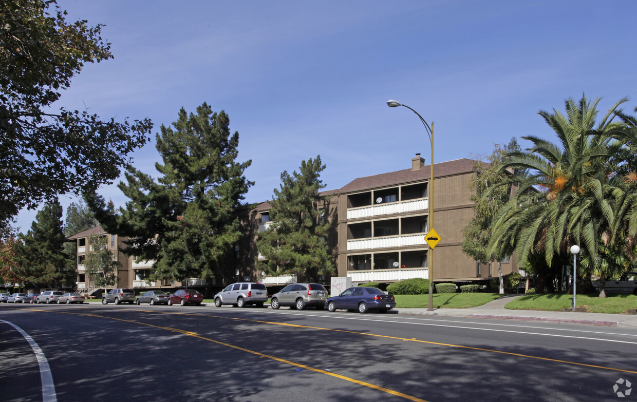 Primary Photo - Saratoga Gardens Condominiums