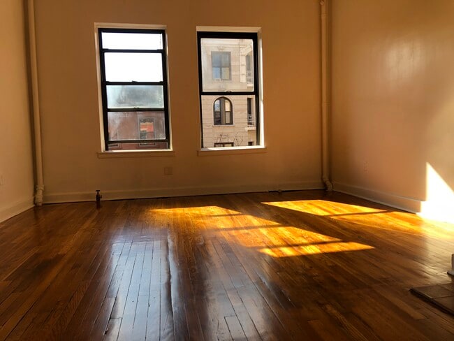 Building Photo - 553 W 148th St