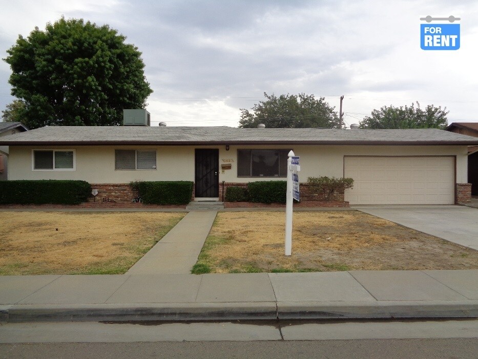 123 W Burlwood Ln, Lemoore, CA 93245 House Rental in Lemoore, CA