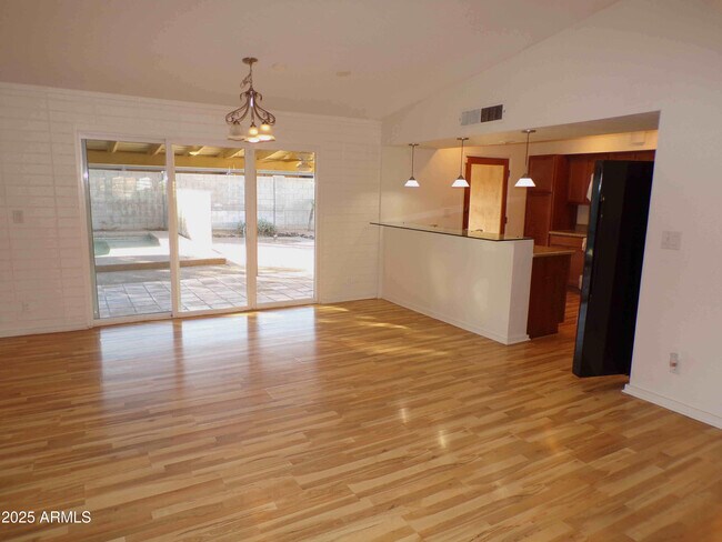 Building Photo - 3333 E Medlock Dr