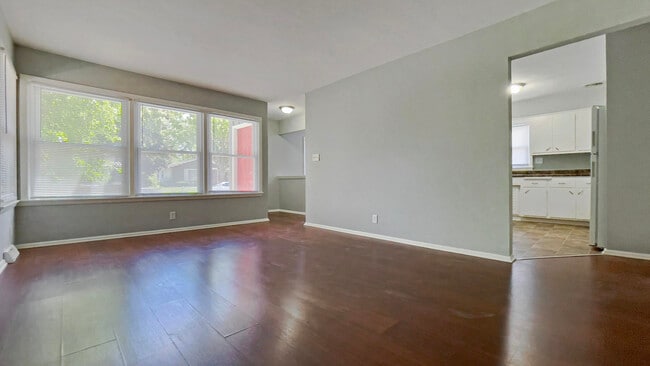 Building Photo - 5747 N 93rd St