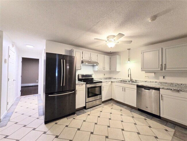 Foto del edificio - 567 Smithfield Rd