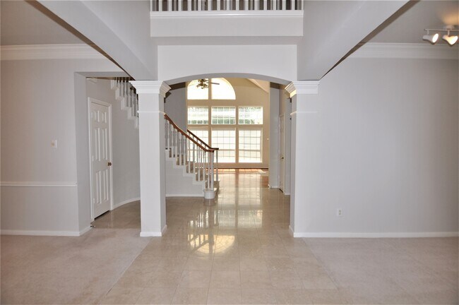 Foto del edificio - 17410 Greystone Ct