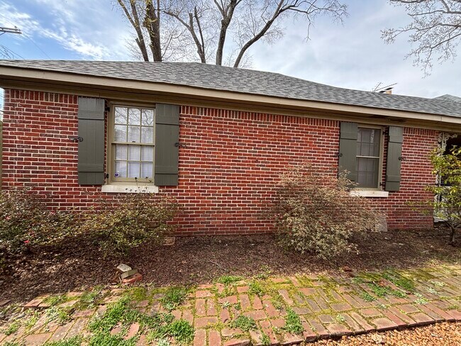 Foto del edificio - 3659 Highland Park Pl