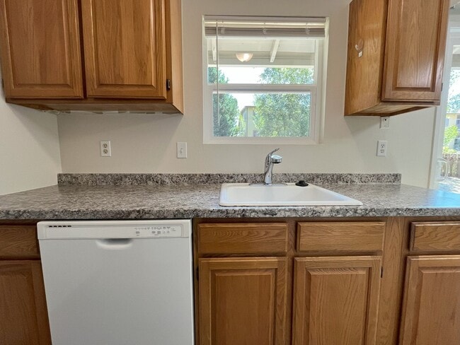 Building Photo - Charming 3-Bedroom Home with Vaulted Ceili...