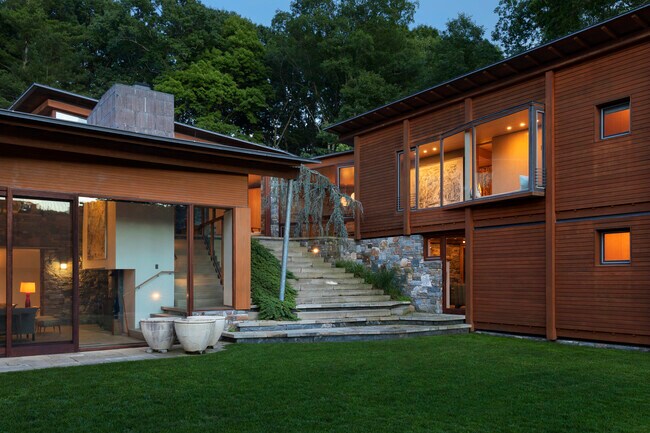 Building Photo - 46 Senff Rd
