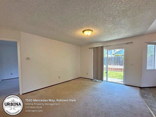 Building Photo - Discover Your Dream Home: Five-Bedroom Gem...