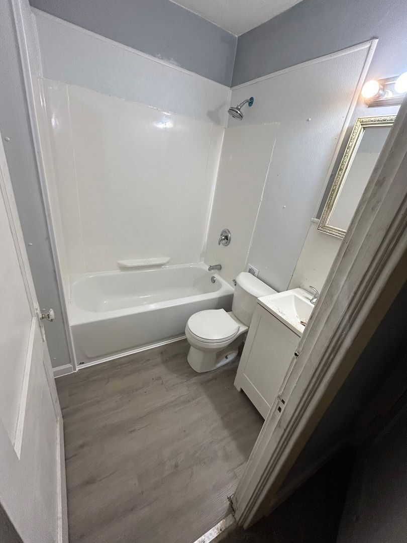 15610 Holmes Ave Cleveland, OH 44110 – photo 2
