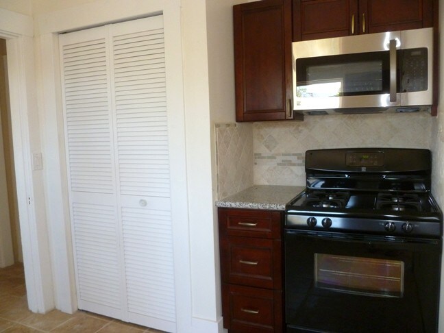 COCINA - 1012 Marin St