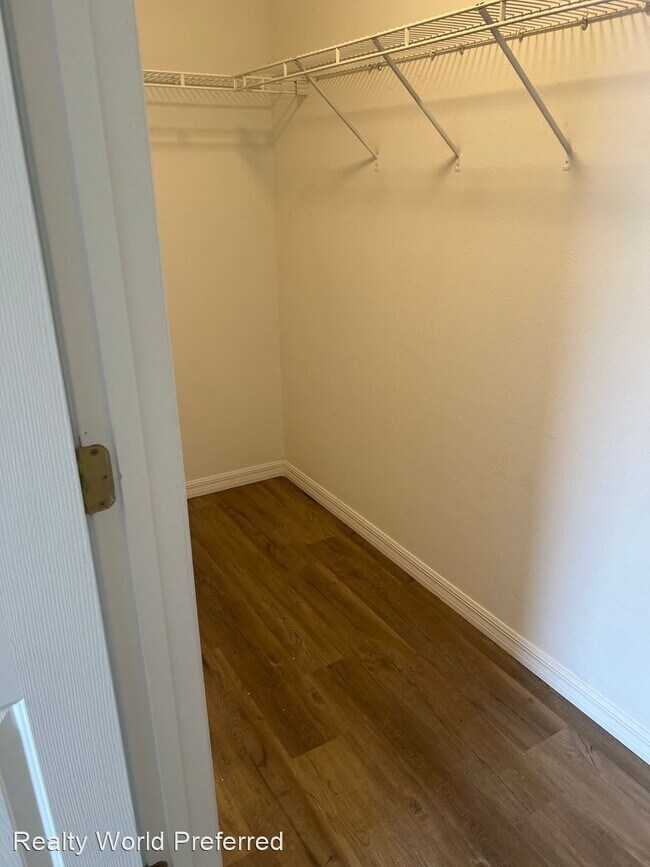 Building Photo - 3 br, 2 bath House - 695 Sagamore Dr