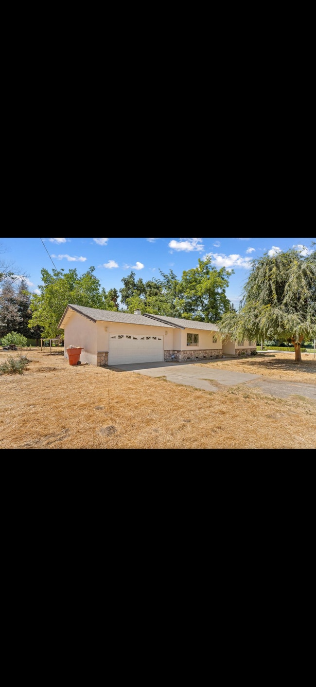Building Photo - 29721 Rd 182