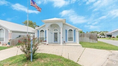 Building Photo - 116 E Sonata Cir