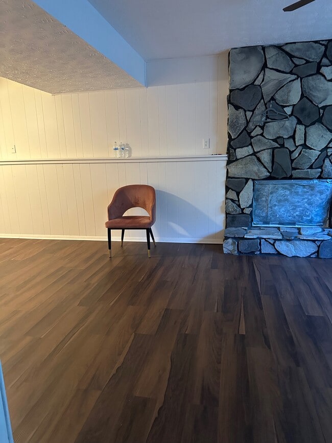 Foto del edificio - 1065 Martin Rd