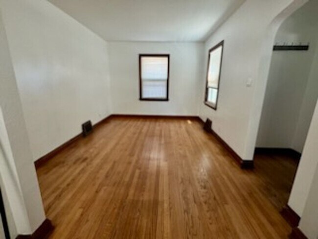 Foto del edificio - 715 S 110 St