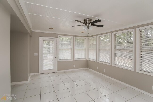 Foto del edificio - 760 Farm Creek Rd NE