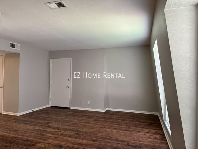 Foto del edificio - 2101 6th Ave N