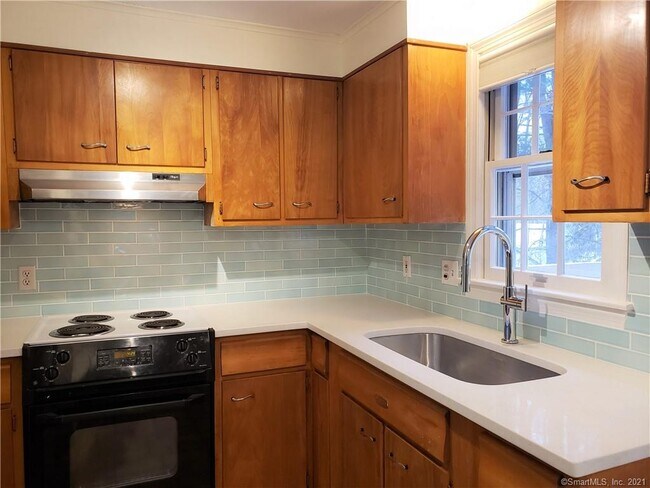 Building Photo - 20 Dowd Ave