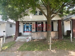 Building Photo - 1622 Shadewood Ave