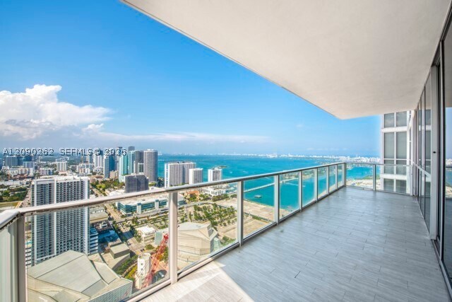 Foto del edificio - 1100 Biscayne Blvd