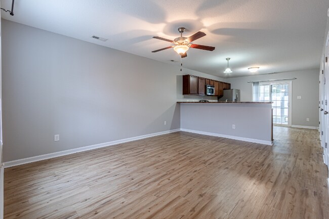 Foto del edificio - 133 Glen Cannon Drive