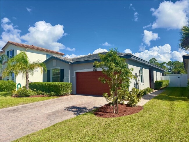 Foto del edificio - 7879 NW Greenbank Cir