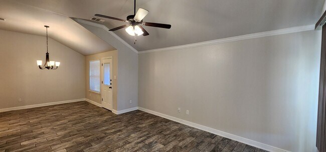 Foto del edificio - Gorgeous 3 bed/2 bath in Trimmier Estates ...