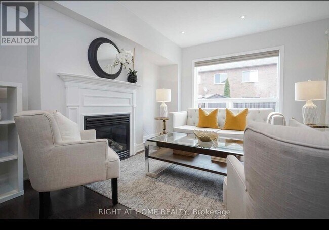 Building Photo - 6399 Spinnaker Cir