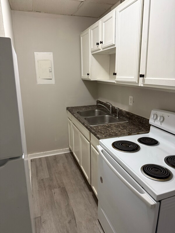 Foto del edificio - 260 N Commerce Ave