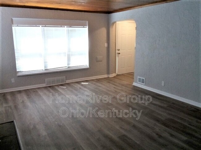 Foto del edificio - 1818 Parkhill Dr