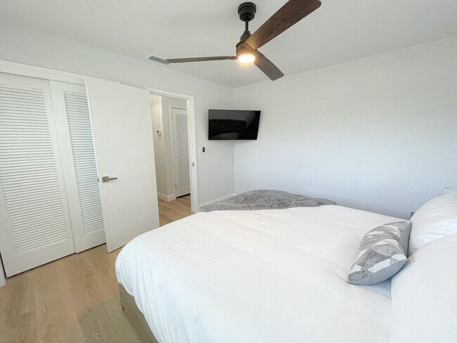 Foto del edificio - 833 NW 30th St