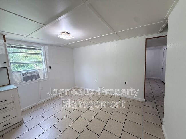Foto del edificio - 106 Fontenot Rd