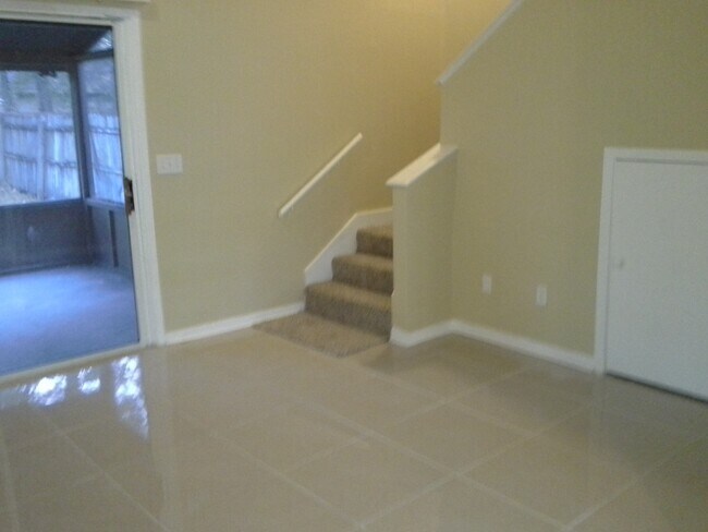 Foto del edificio - 7648 Jana Ln S