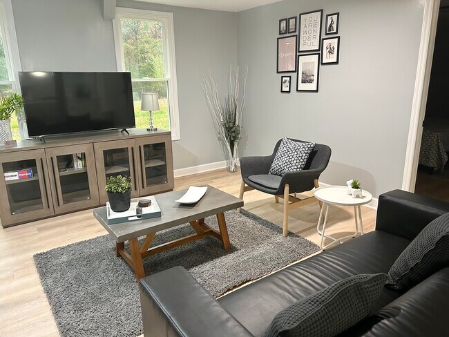 Foto del edificio - 5331 Poplar Springs Dr