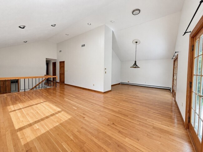 Foto del edificio - 39 Ingleside Rd