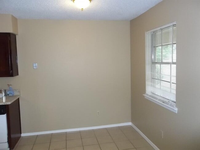 Building Photo - 7738 Sable Ln