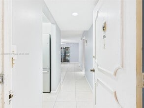 Building Photo - 4113 NW 88th Ave