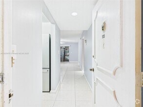 Building Photo - 4113 NW 88th Ave