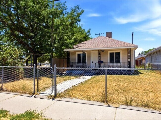 Foto del edificio - Poplar Grove 2 bedroom 1 bath, fenced