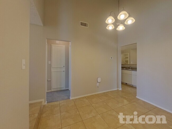 Foto del edificio - 6621 Brookhaven Trail