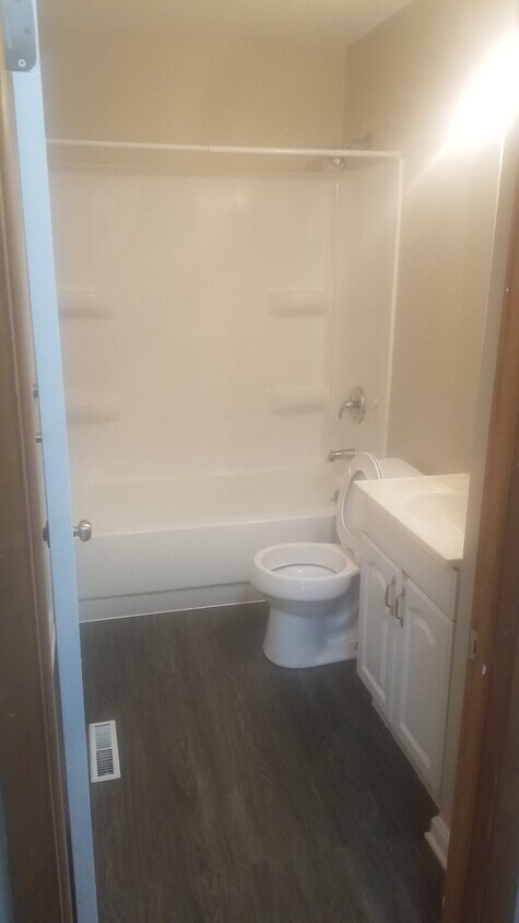 Building Photo - 3307 SEARLES AVE