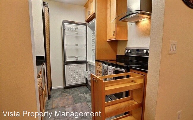 Building Photo - 2 br, 1 bath House - 6105 N 16th St N202