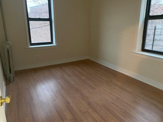 Foto del edificio - 2390 Davidson Ave