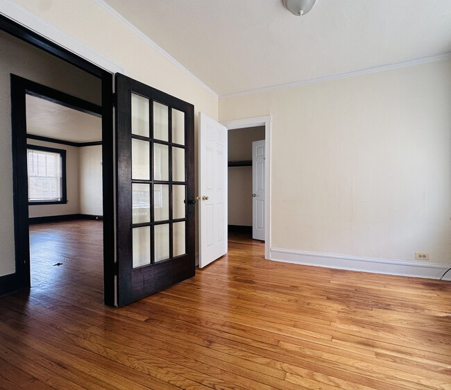 Foto del edificio - 5058 N Wolcott Ave