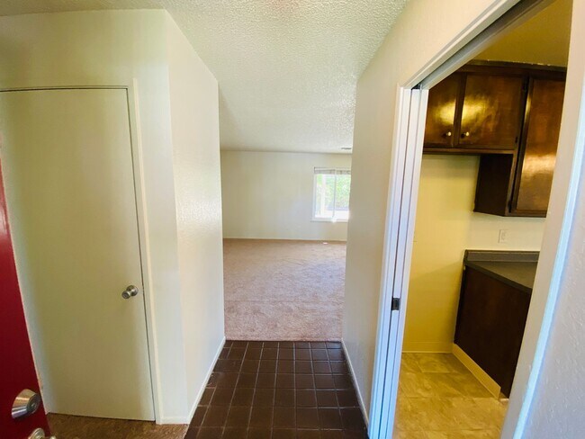 Foto del edificio - Charming Elk Grove Home