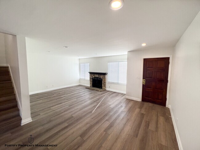 Building Photo - 27916 Ridgecove Ct N