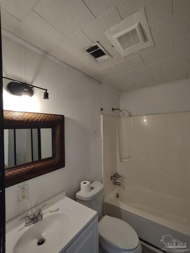 Foto del edificio - 1119 N Q St