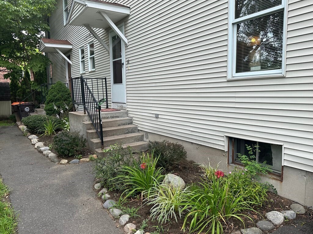 38 Editha Ave, Agawam, MA 01001 Townhome Rentals in Agawam MA