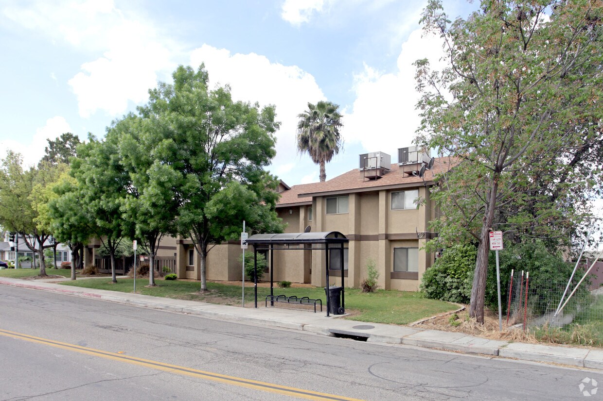 Foto del edificio - 620 W Putnam Ave