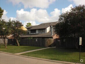 Building Photo - 8224 Governor Dr