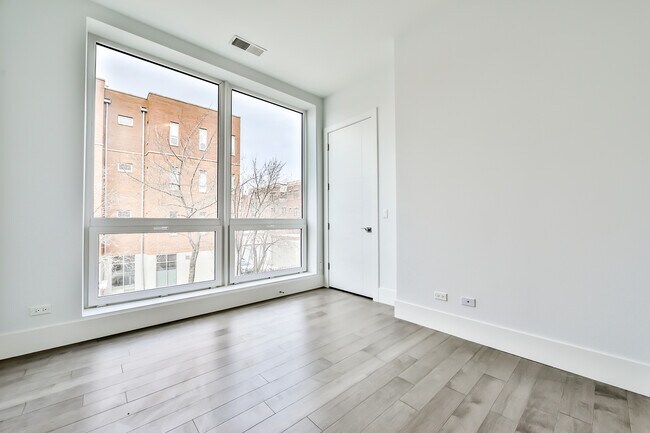 Building Photo - 2353 W Wabansia Ave